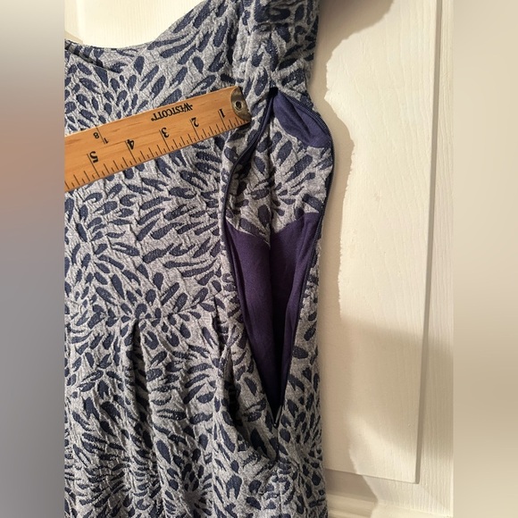 ANTHROPOLOGIE DELETTA Blue Gray XS Cut Out Dress Petal Motif Soft POCKETS CLEAN - Picture 10 of 13